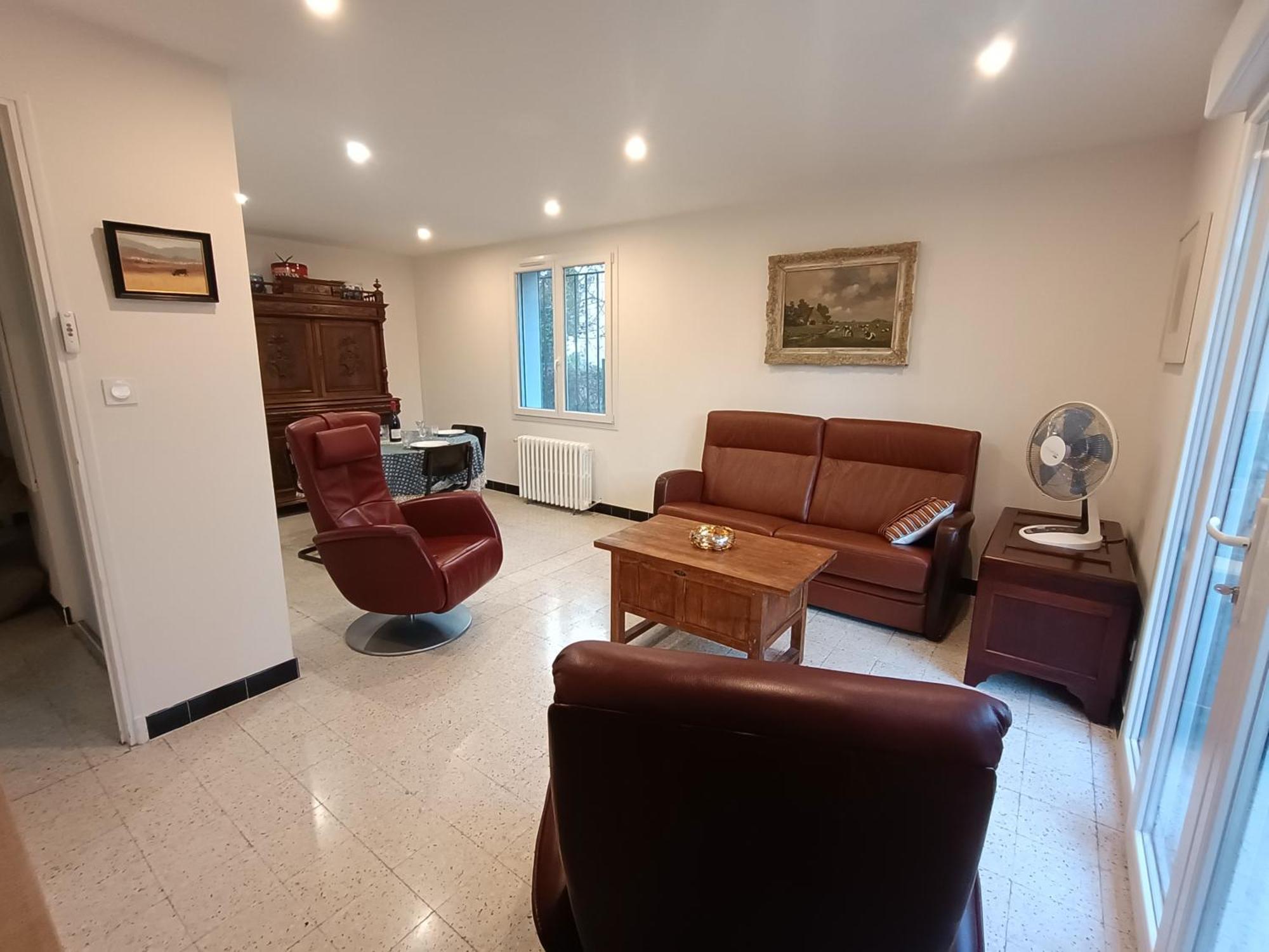 Grand Appartement, 2 Chambres Et Jardin นีมส์ ภายนอก รูปภาพ